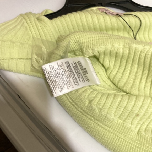 BCBG Generation color Butterfly peplum top - Picture 8 of 8